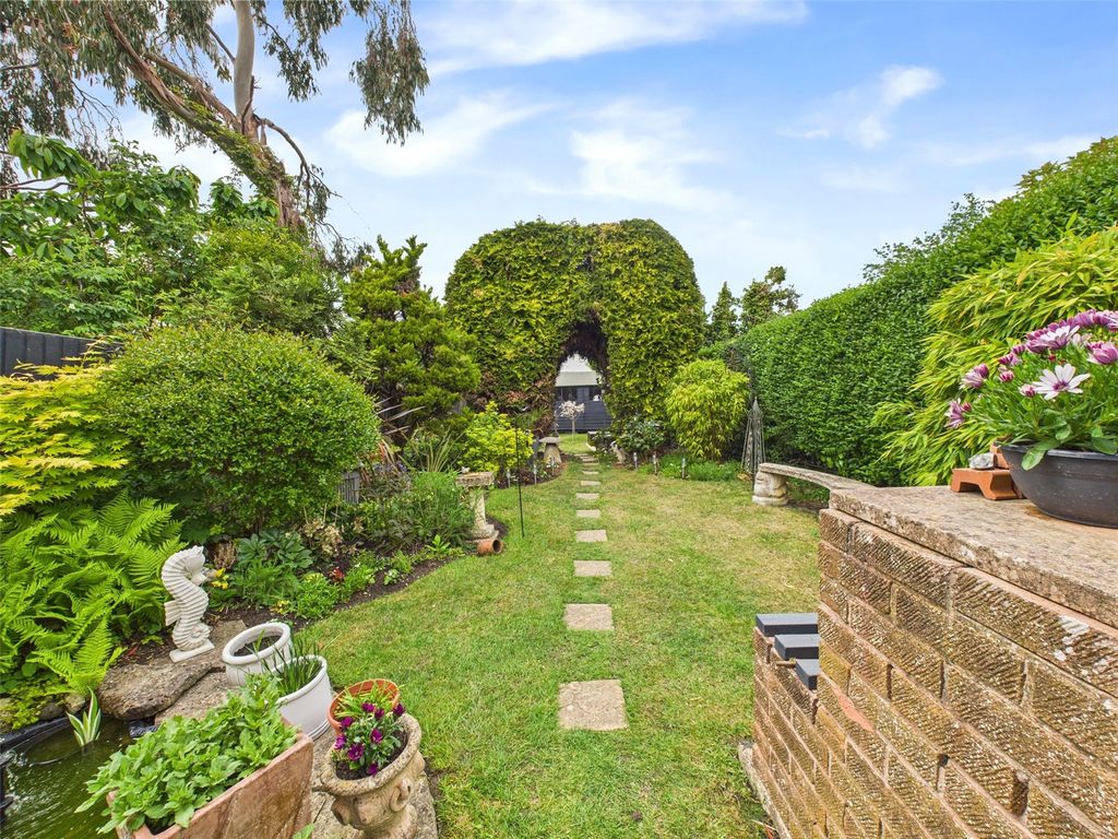 Property photo 2 of 26 Picture No. 24