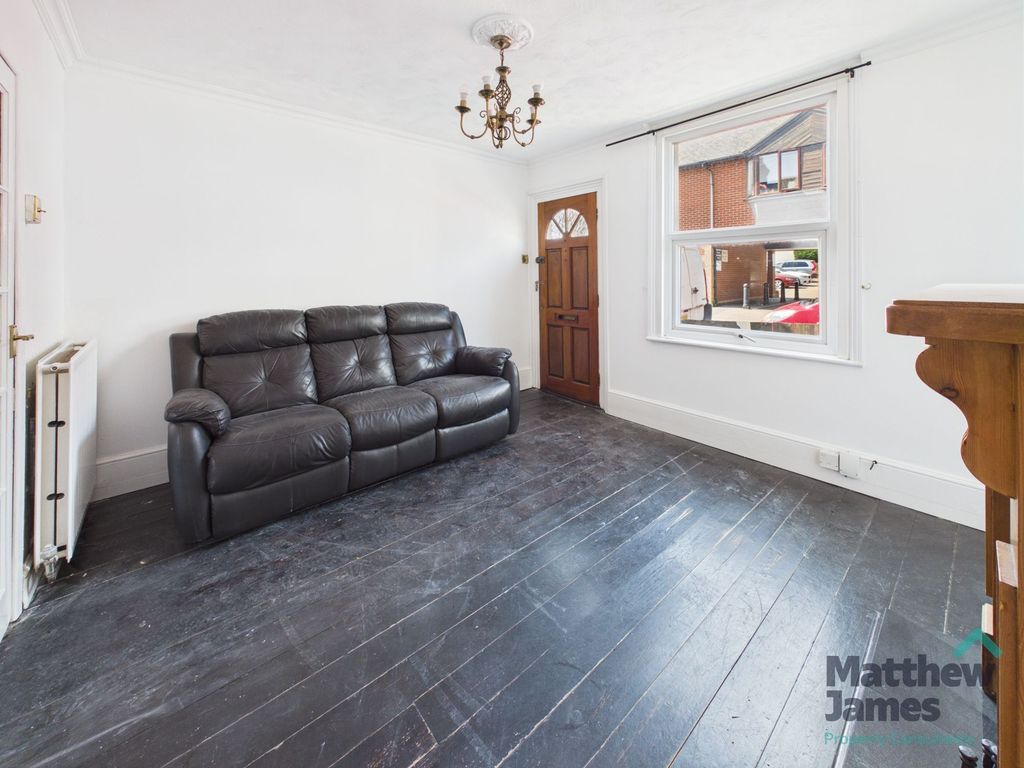 Property photo 2 of 9