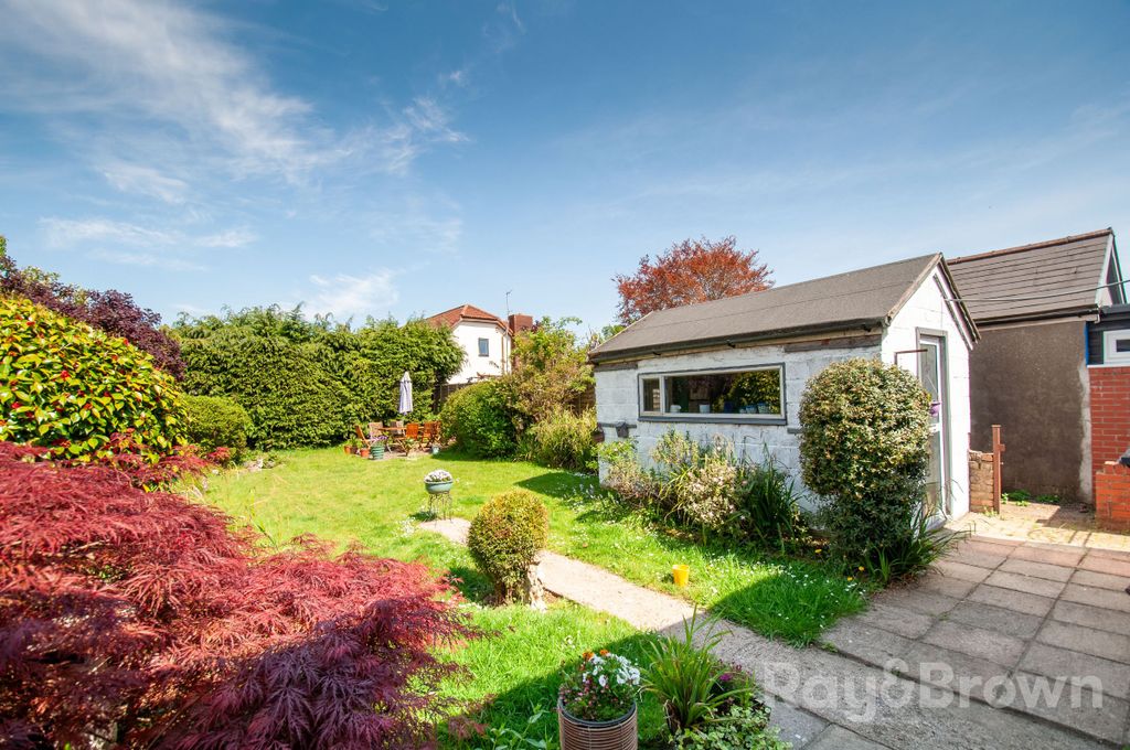 Property photo 3 of 37