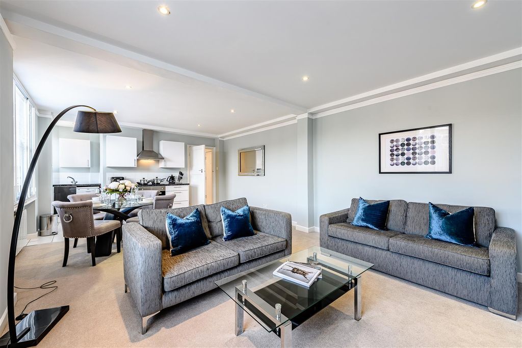 Property photo 3 of 12 8442890-Interior06.Jpg