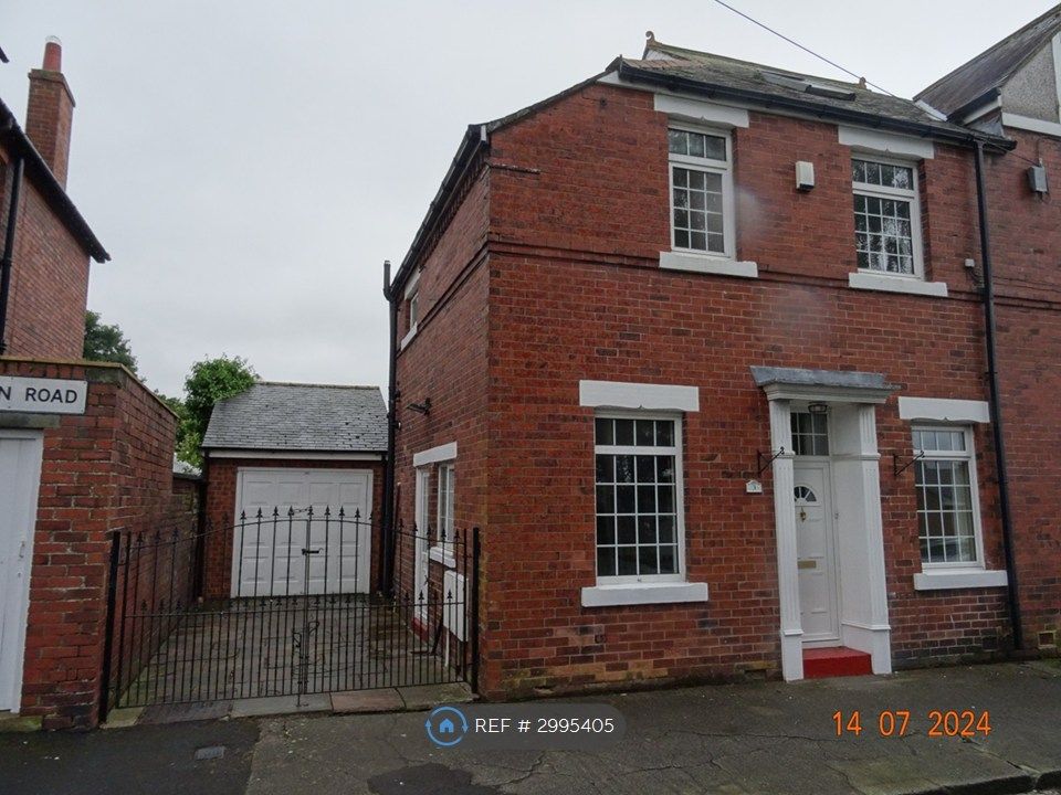 Property photo 3 of 35