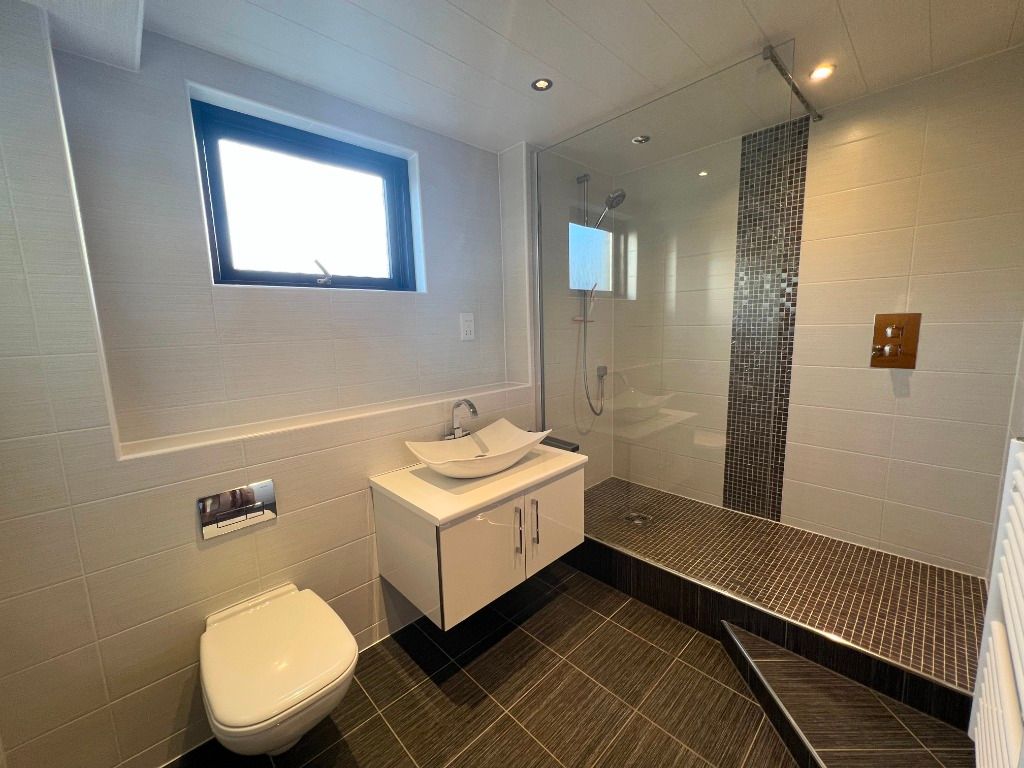 Property photo 2 of 7 Photo 2