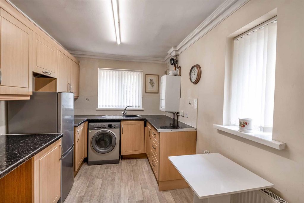 Property photo 3 of 13 Kitchen