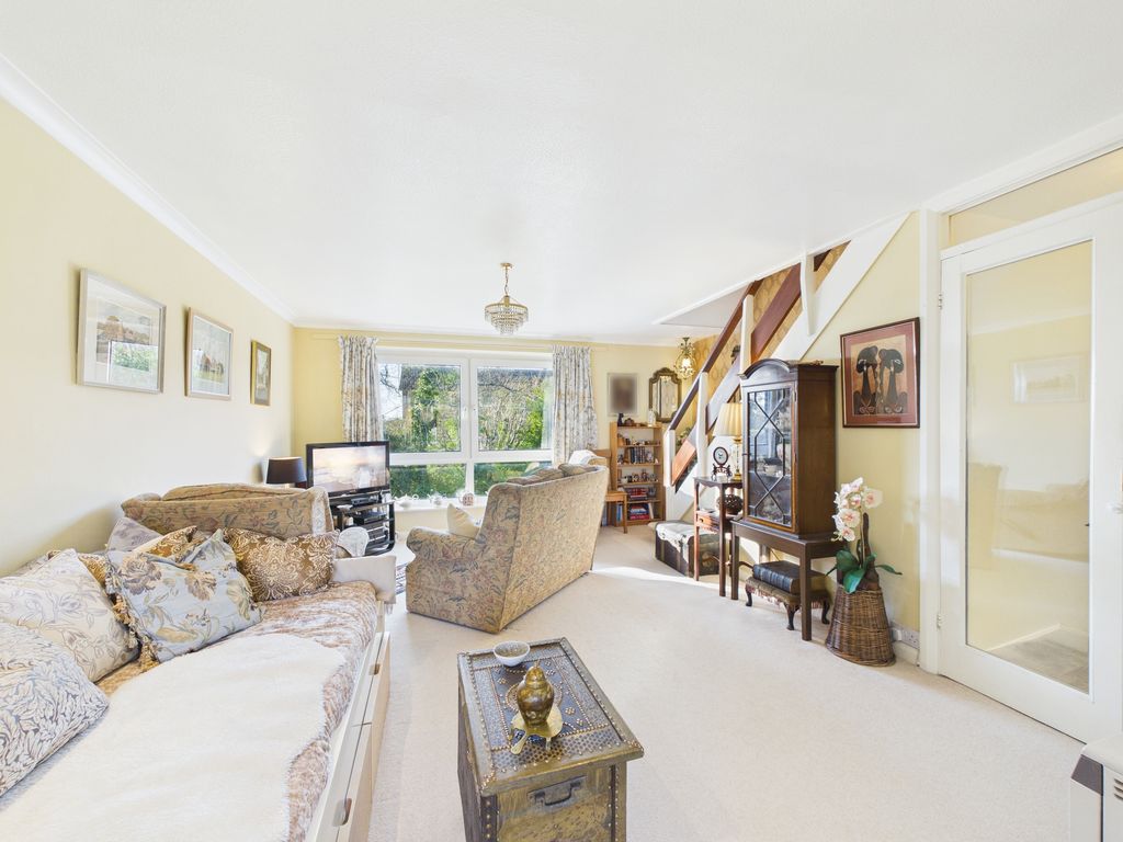 Property photo 2 of 16 Cam04018G0-Pr0470-Still019