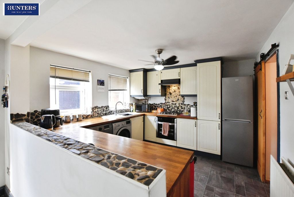 Property photo 2 of 20 Kitchen/Diner