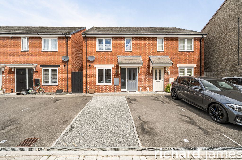 Property photo 1 of 14 6Fca00ee37Df433Ca8570A27Ec7Ec007