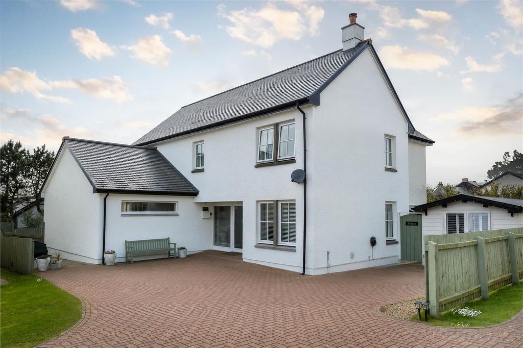 Property photo 1 of 78 Oakdene