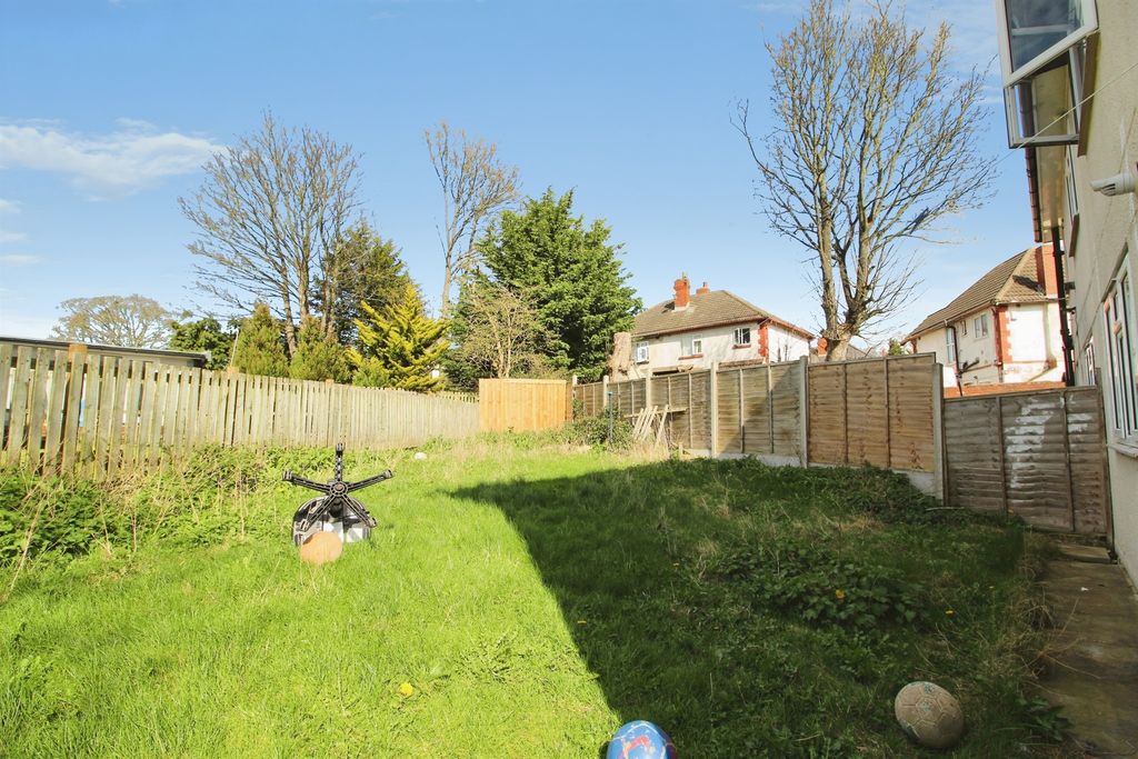 Property photo 2 of 11