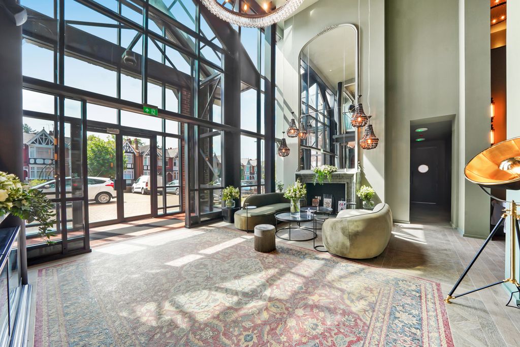 Property photo 2 of 12