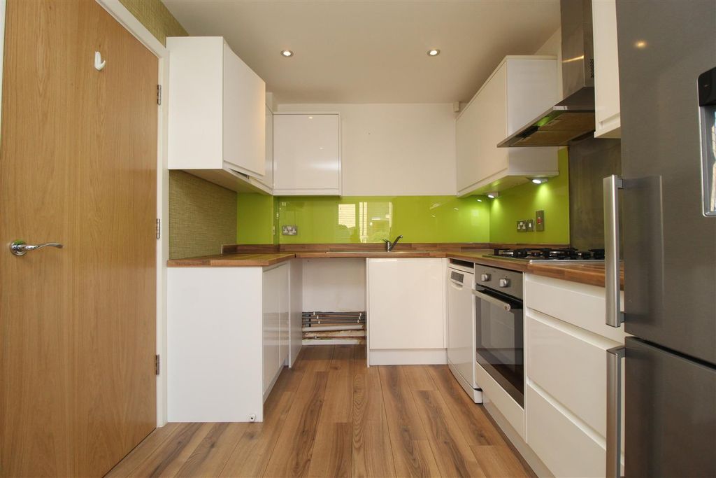 Property photo 2 of 14 Img_2833.Jpg