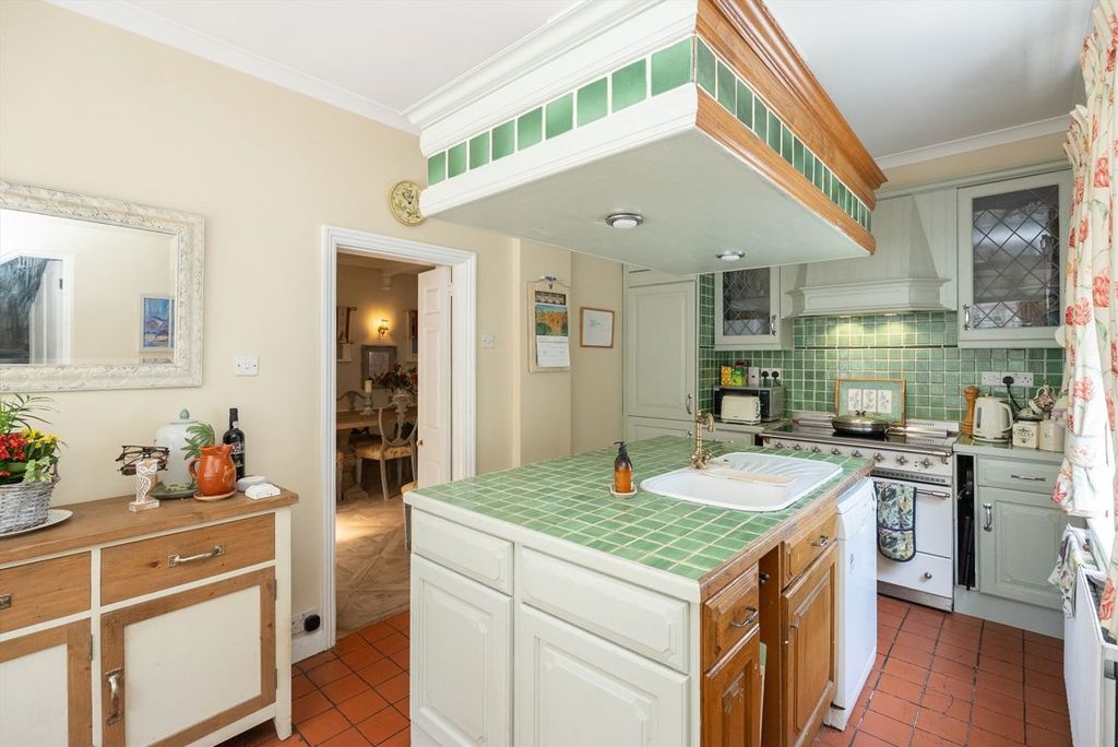 Property photo 3 of 16