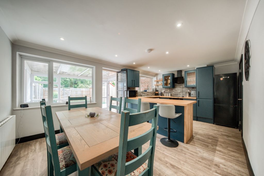 Property photo 2 of 14 Xt5A7097-Hdr(3)