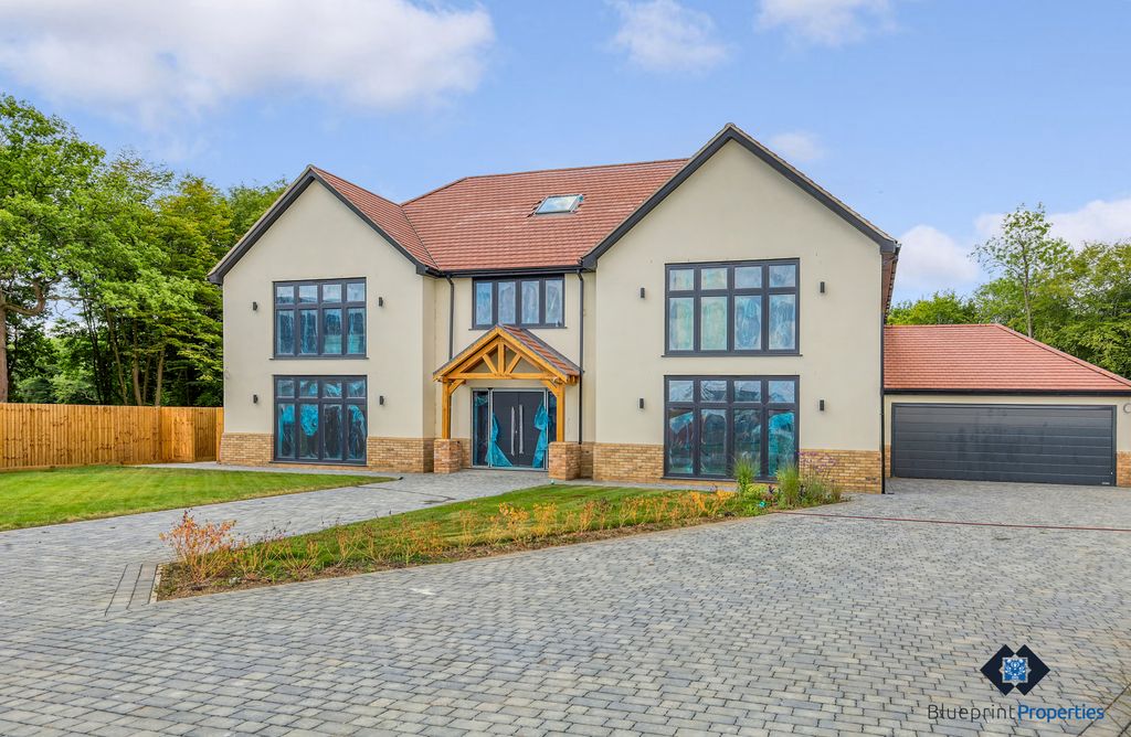 Property photo 1 of 13 4 &amp; 5 Bedroom Detached Homes