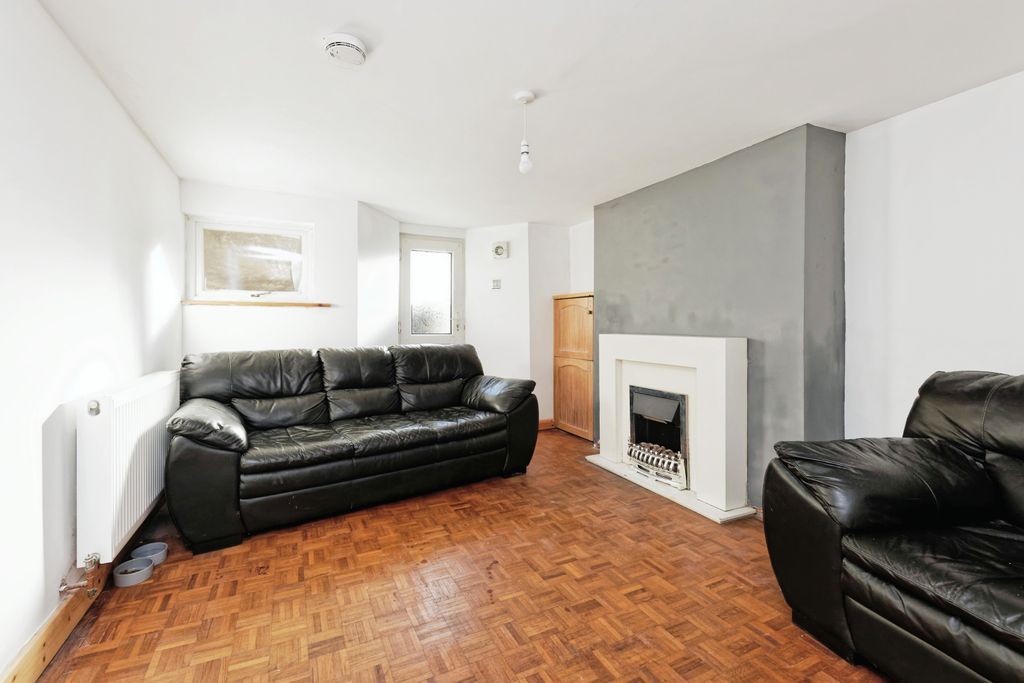 Property photo 3 of 16 Img_9166_Rw