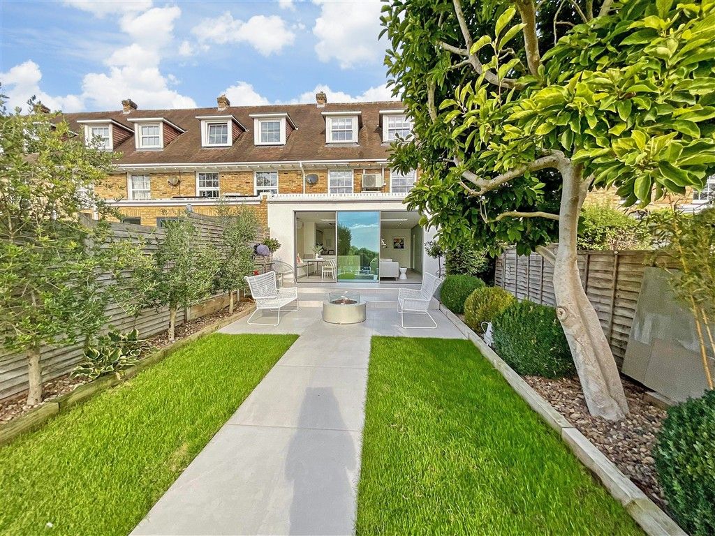 Property photo 2 of 11 Rear Garden