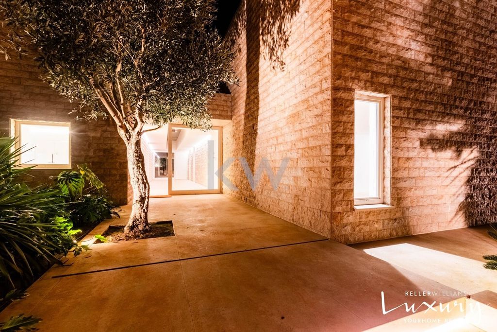 Property photo 1 of 32