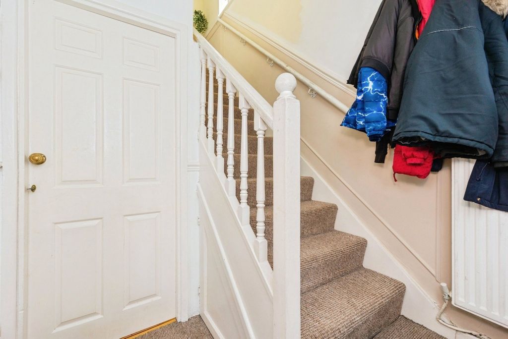 Property photo 2 of 16 Photo