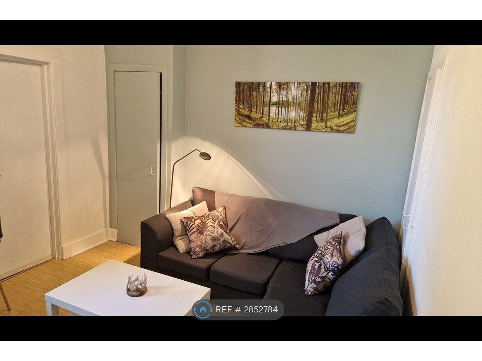 Property photo 3 of 7 Lounge