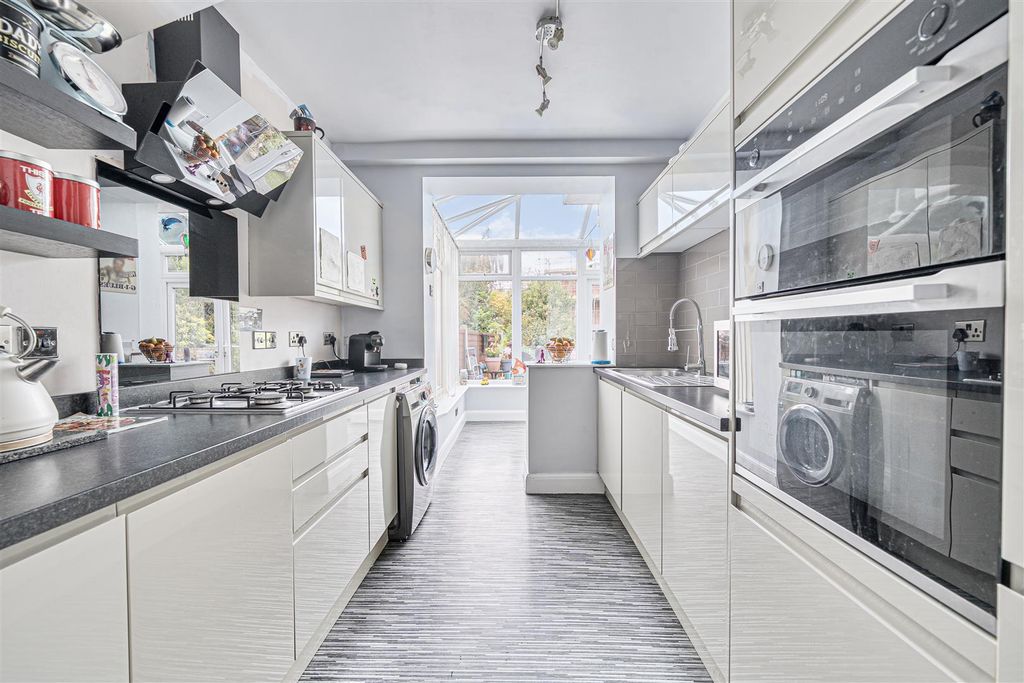 Property photo 3 of 16 1346657-13-68B82604ce948.Jpg