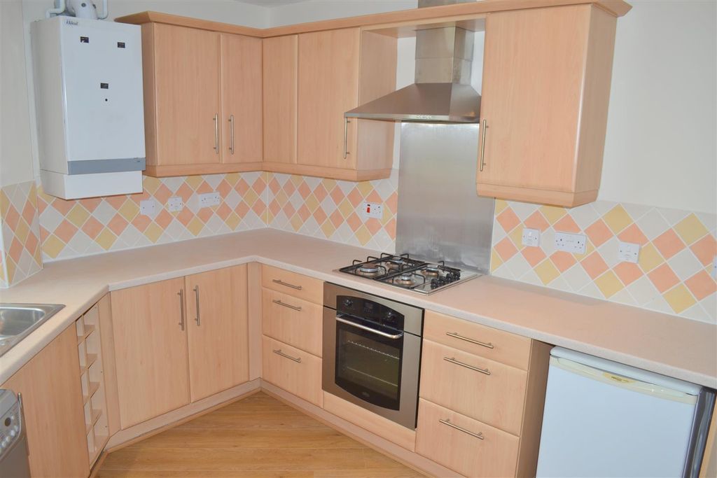 Property photo 3 of 12 Kitchen 2.Jpg