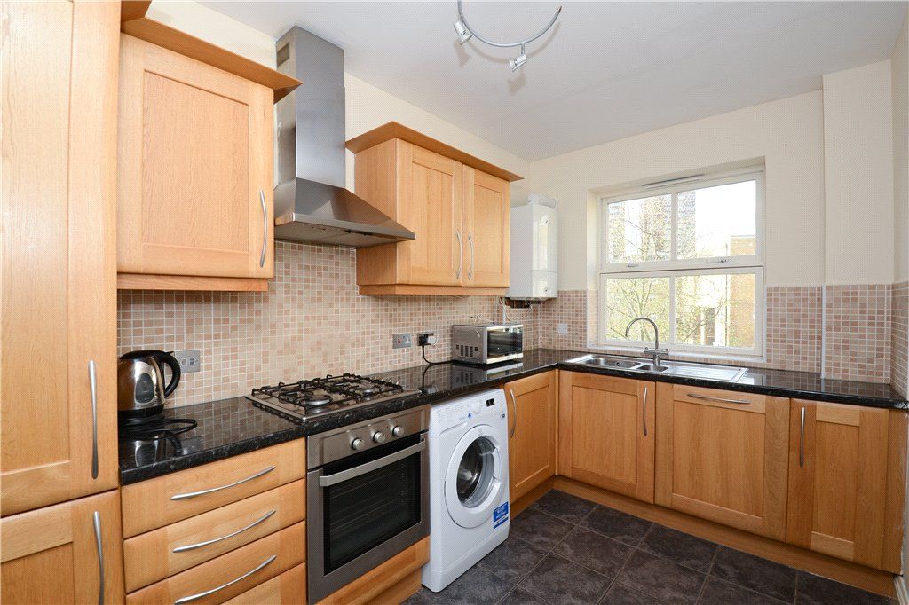 Property photo 2 of 11 Kitchen