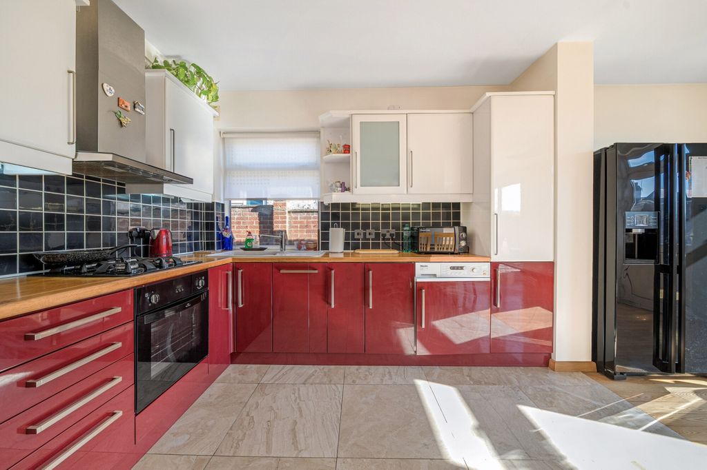 Property photo 2 of 22 Kitchen