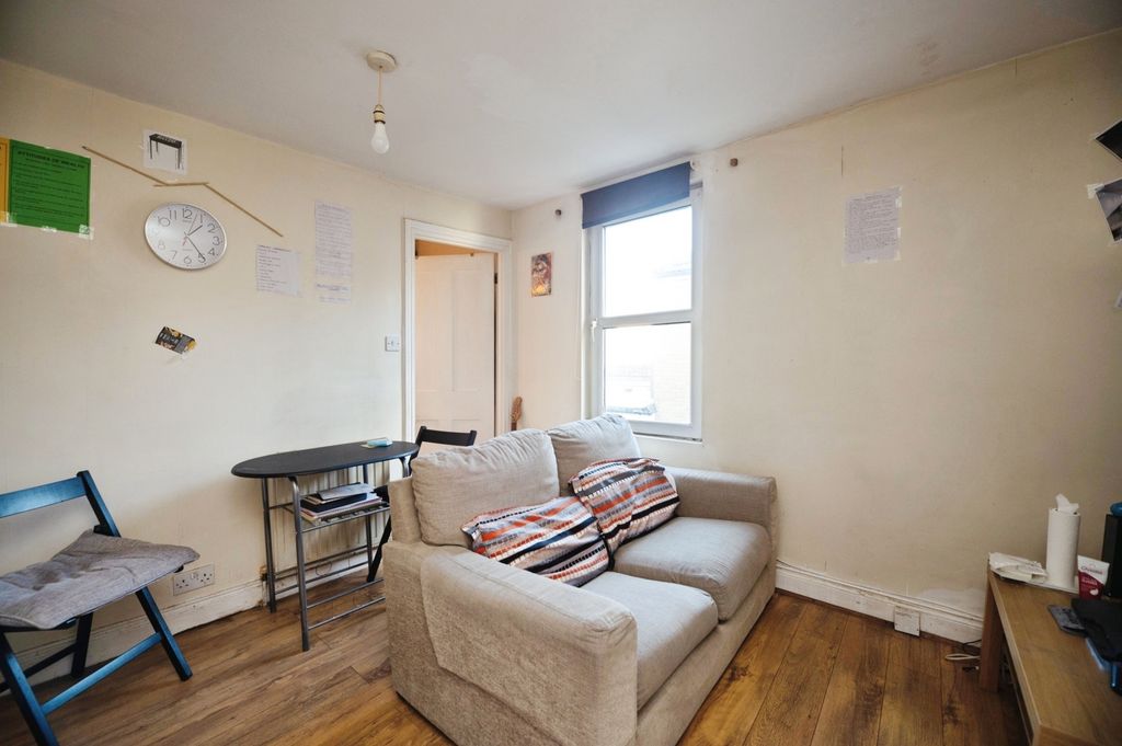 Property photo 2 of 13 1