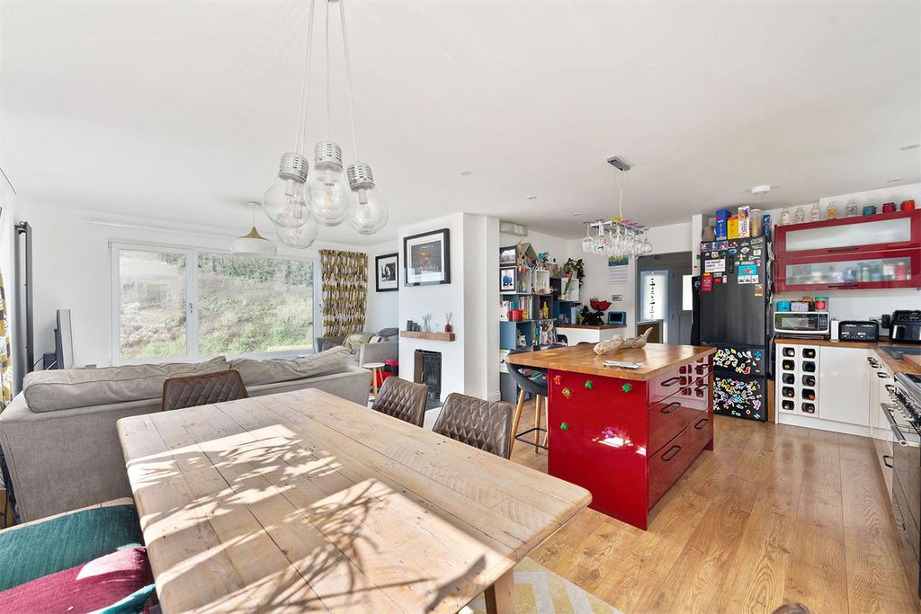 Property photo 3 of 11 Picture No. 02