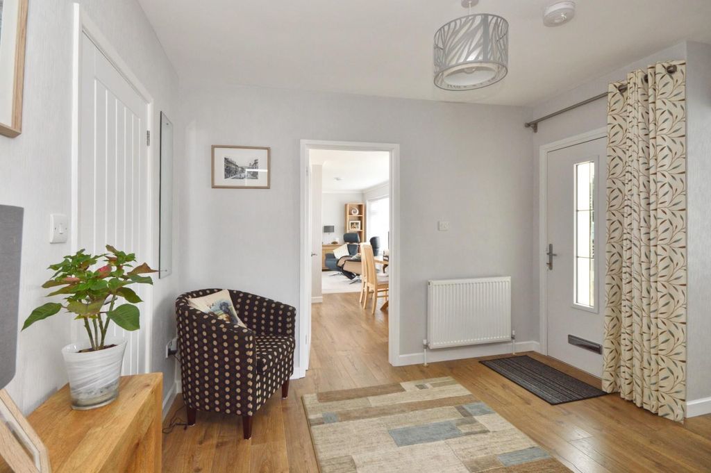 Property photo 2 of 22 Entrance Hall