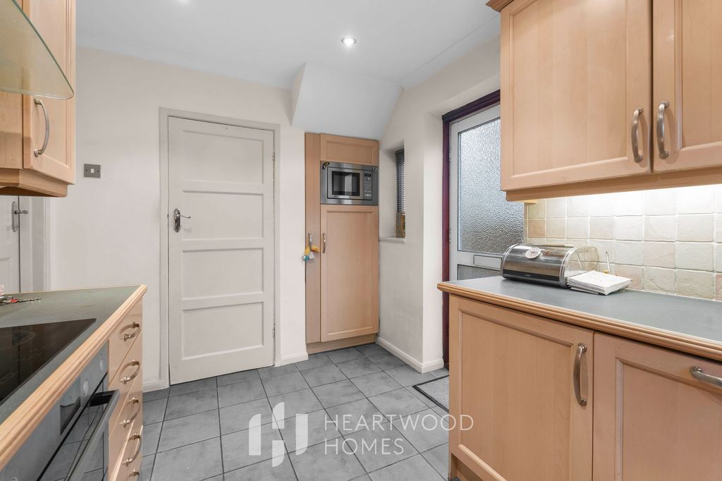 Property photo 3 of 20