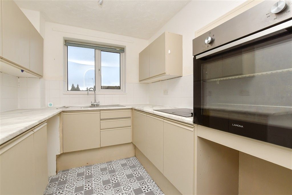 Property photo 3 of 13 Kitchen