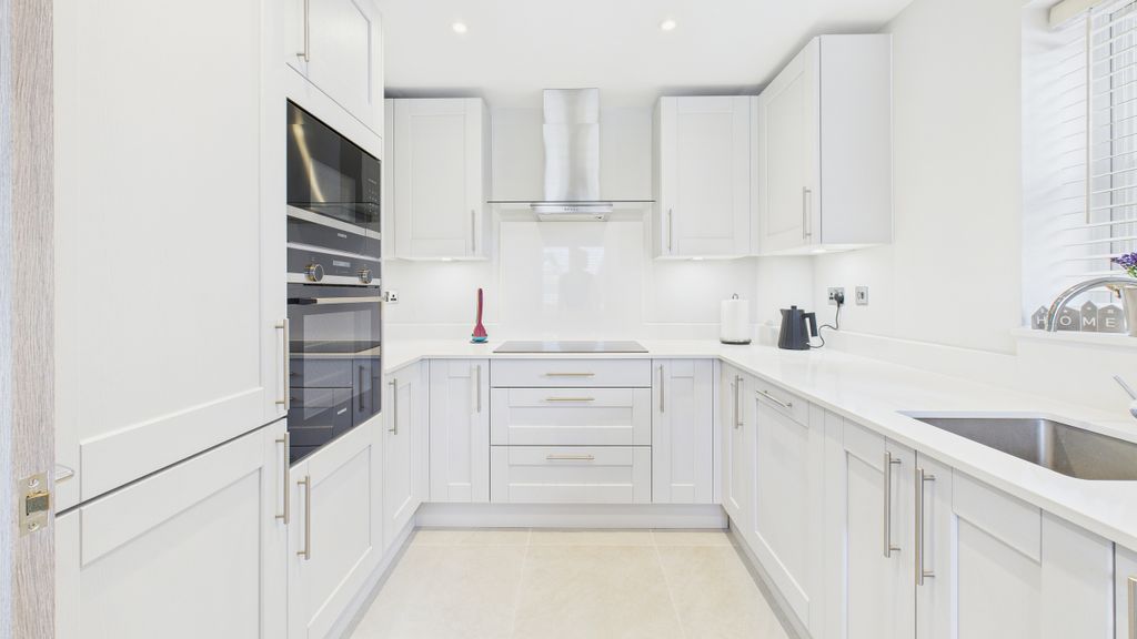 Property photo 2 of 18 Cam04968G0-Pr0066-Still001