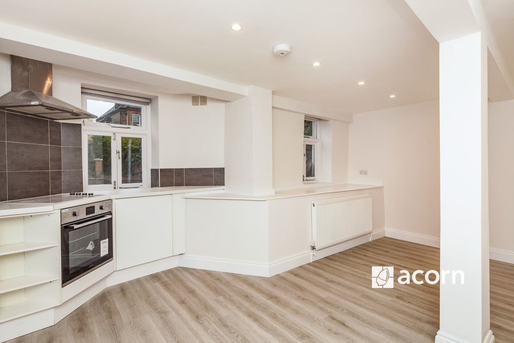 Property photo 2 of 10 718d14Ad-9Ab5-F01...