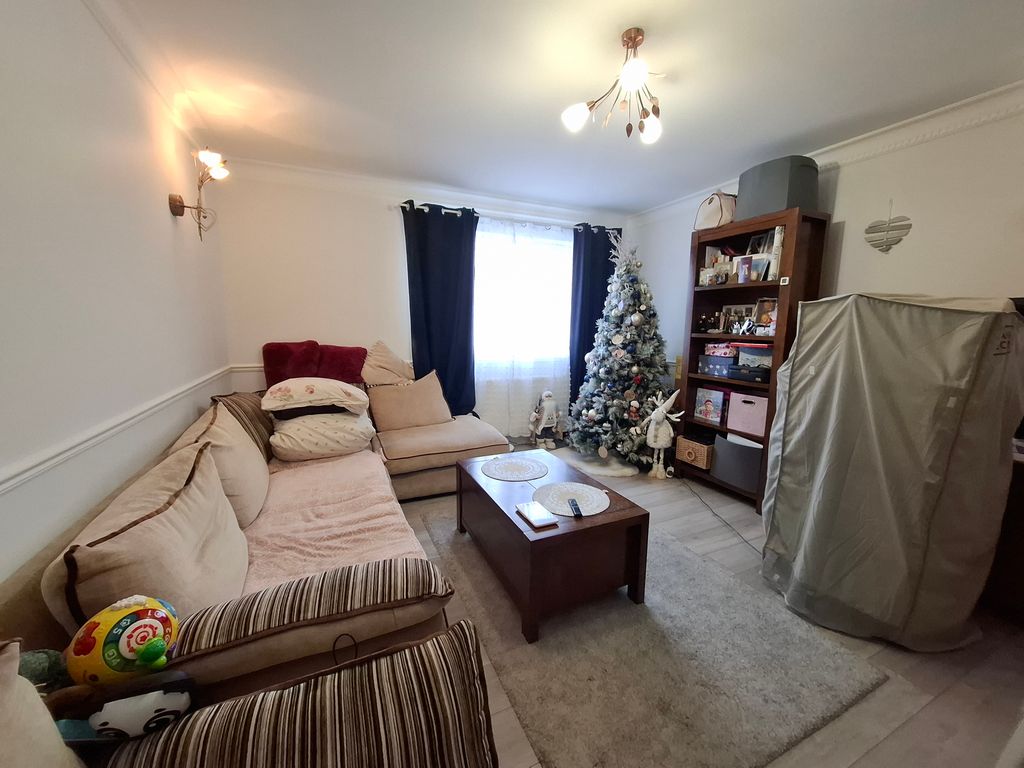 Property photo 2 of 8 Exterior