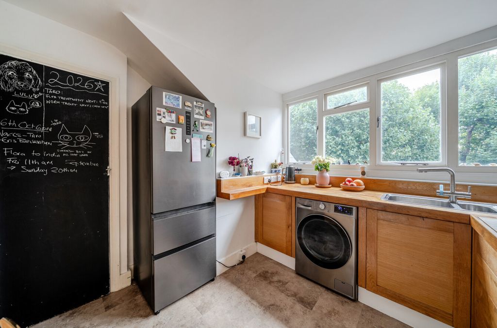 Property photo 1 of 16 1513686-1-1A09045...