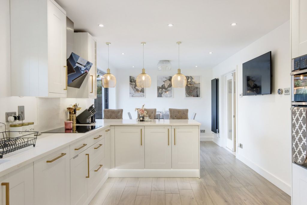 Property photo 3 of 19 Kitchen-Diner