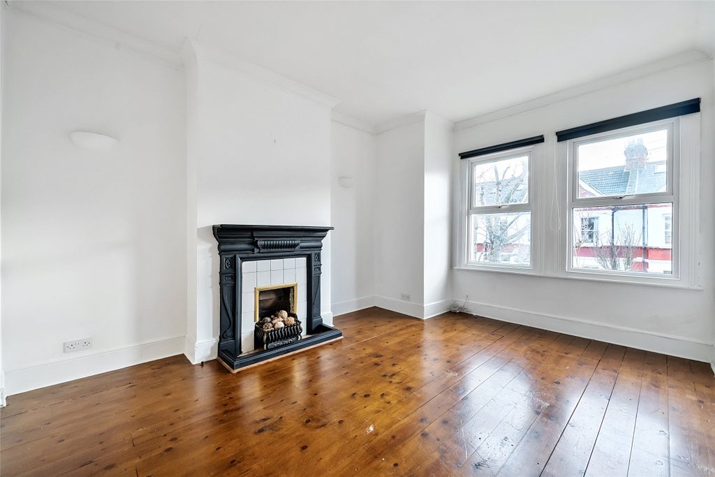 Property photo 2 of 11 Picture No. 32
