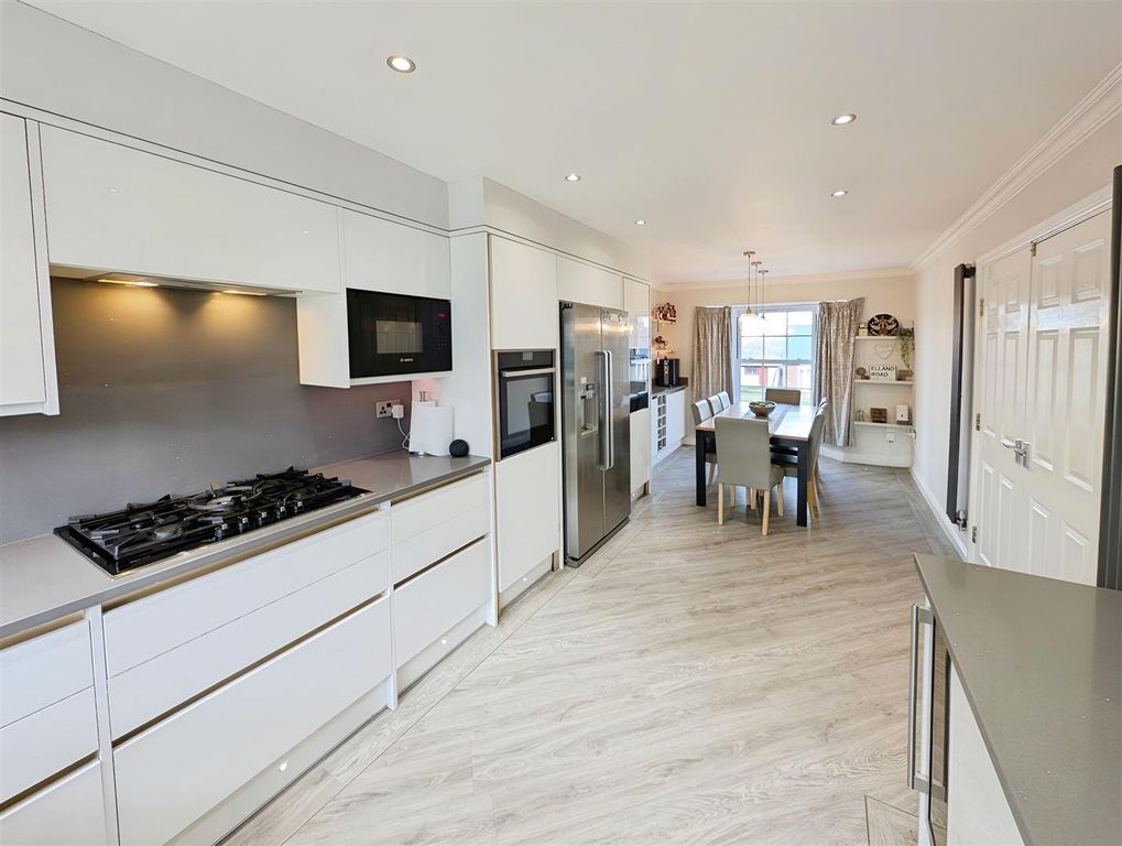 Property photo 2 of 46 User_Photo-E68B5Eec_User-Edited-051F6608-46.Png