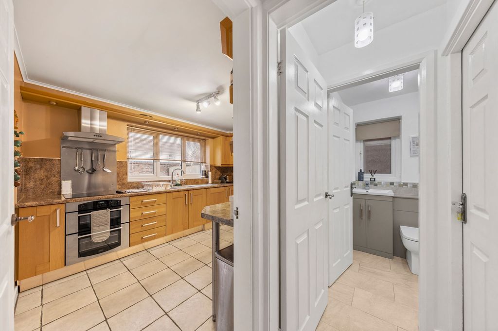 Property photo 3 of 25