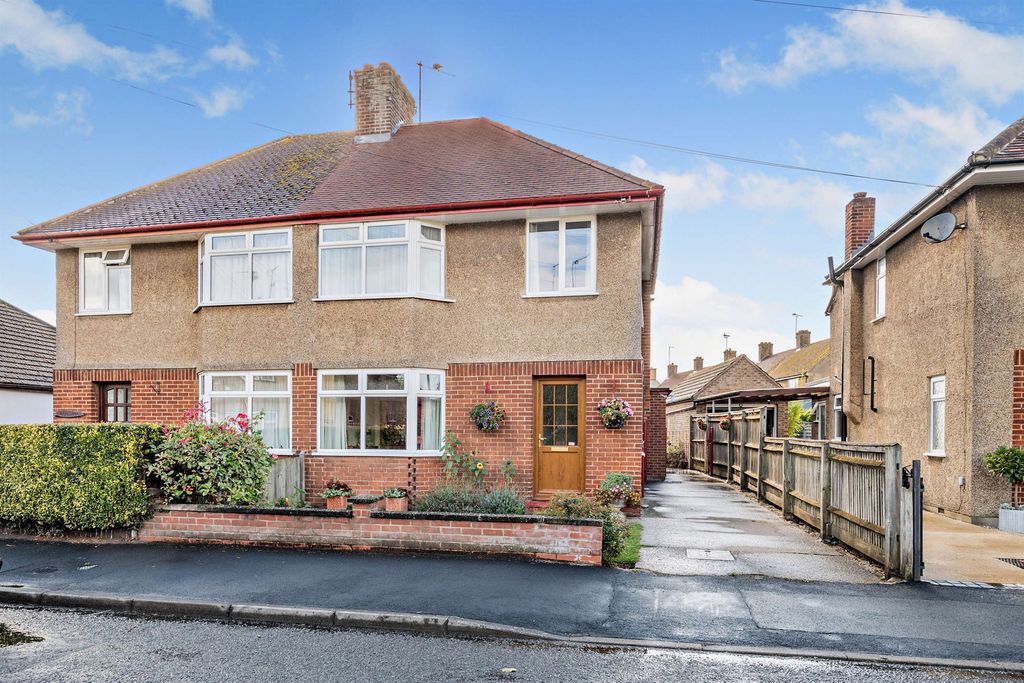 Property photo 1 of 13