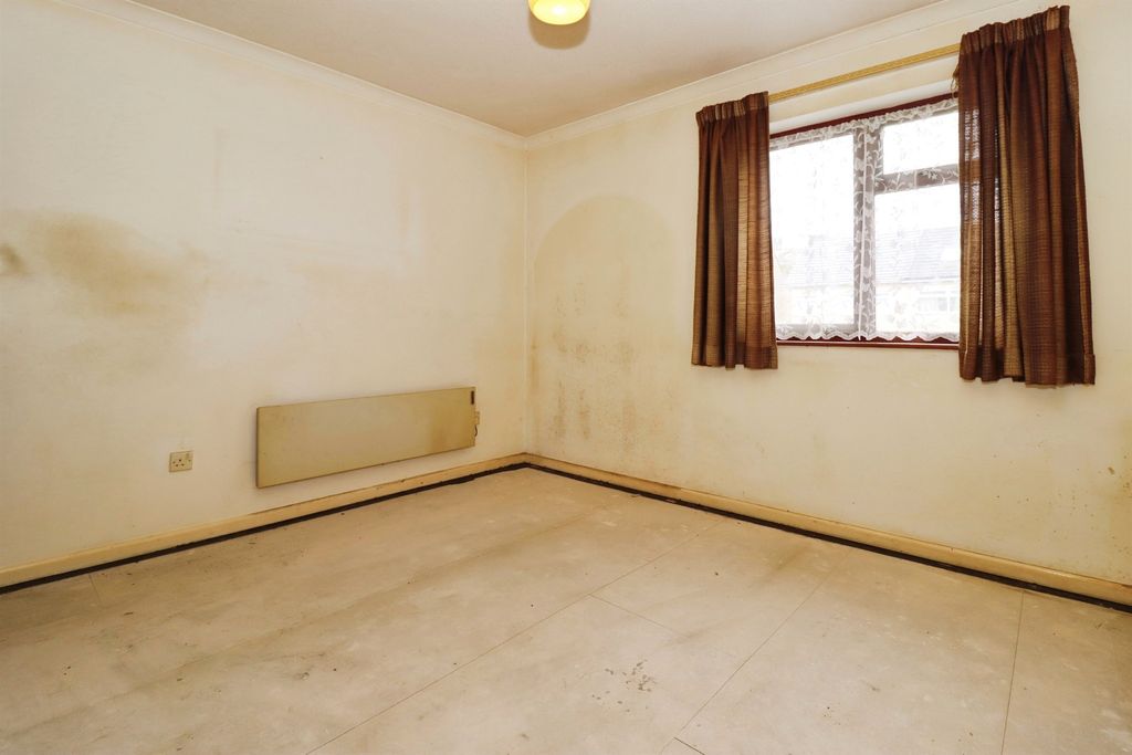 Property photo 3 of 11
