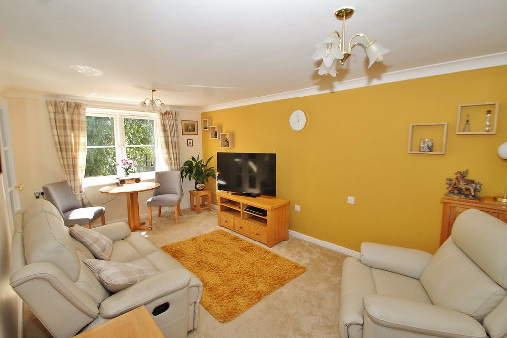 Property photo 2 of 10