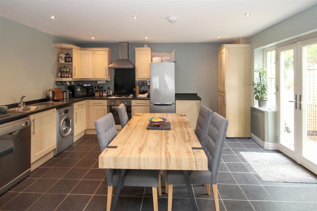 Property photo 3 of 11 Img_0847.Jpg