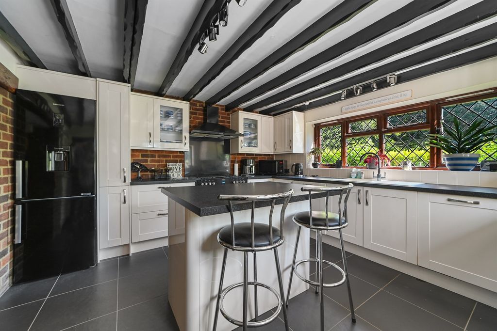 Property photo 3 of 22 Weald Hall Lane