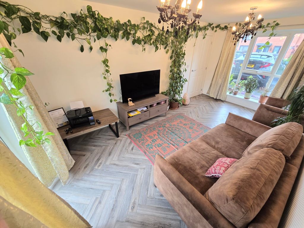 Property photo 2 of 15 Lounge