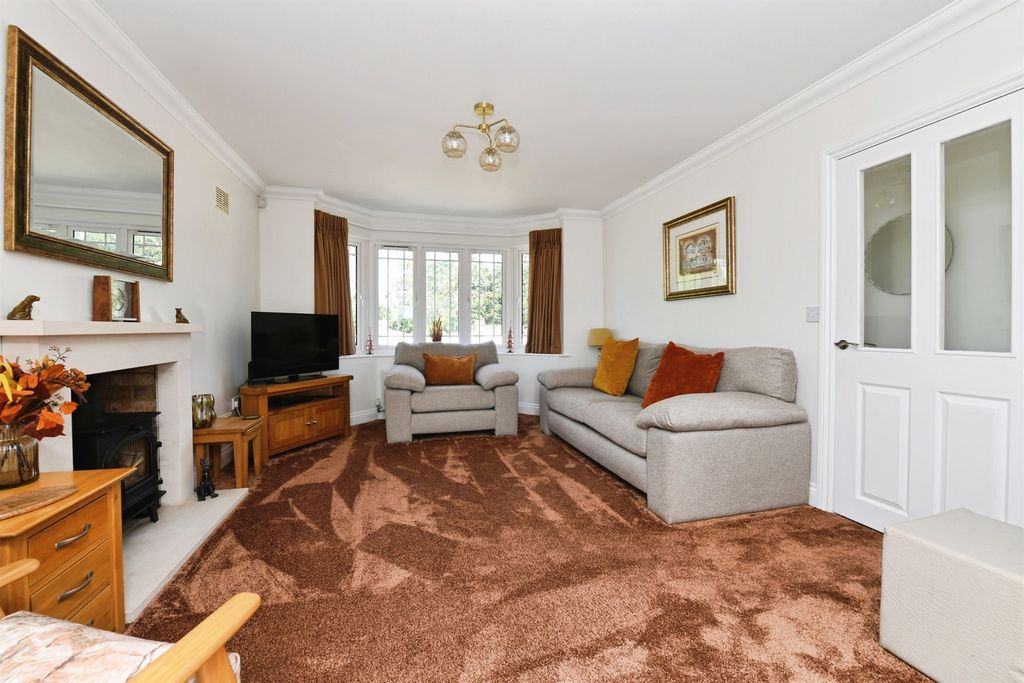 Property photo 2 of 21