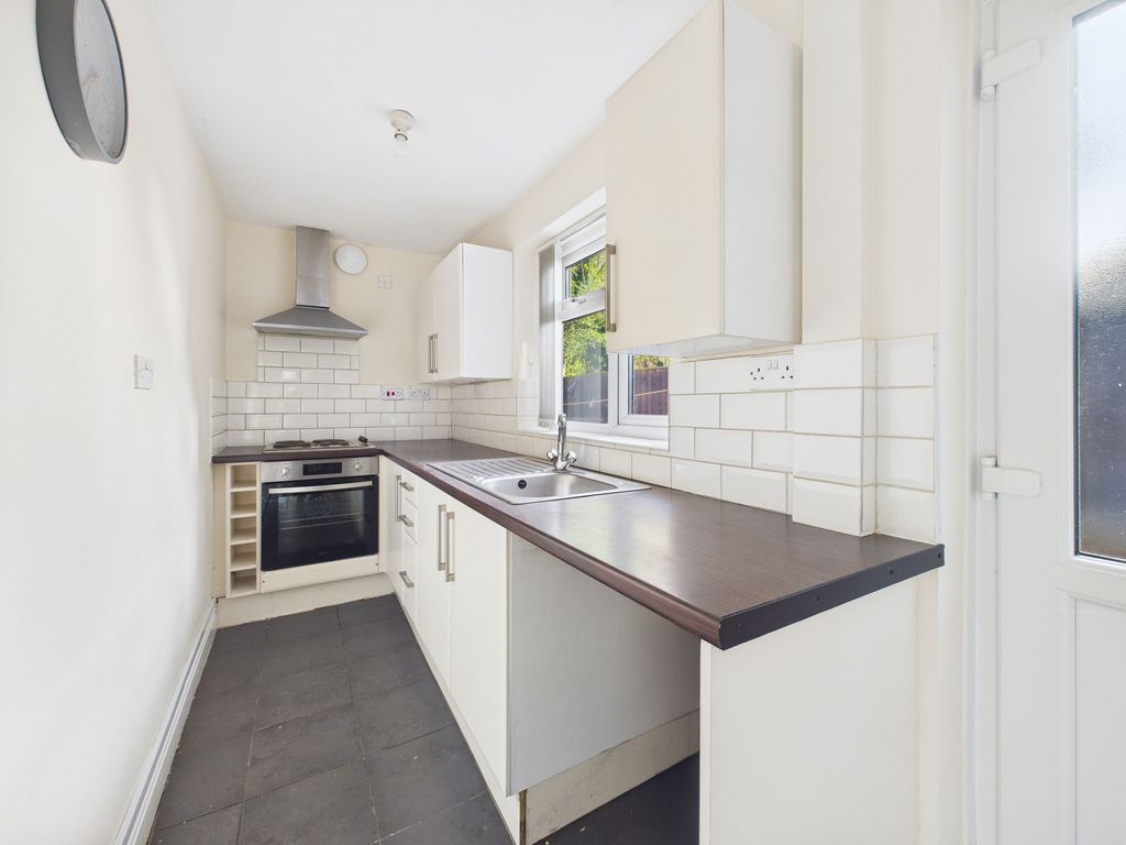 Property photo 3 of 15 Kitchen