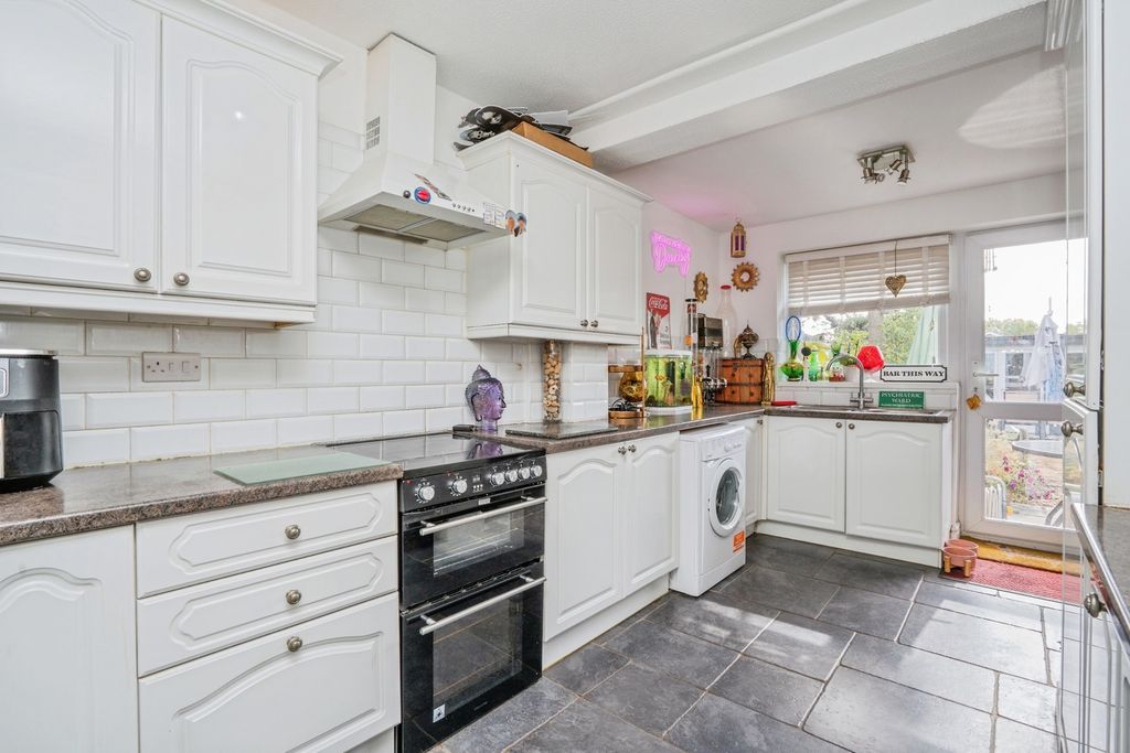 Property photo 2 of 16 Pbox-Img.Jpg