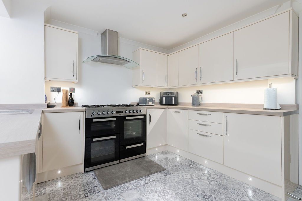 Property photo 3 of 29