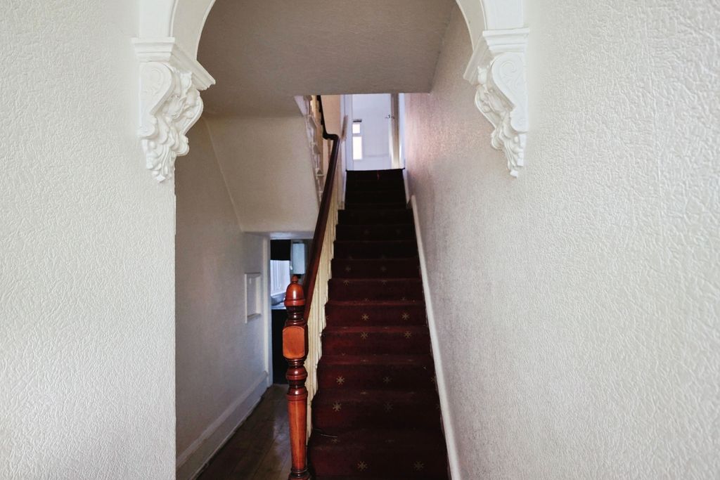 Property photo 3 of 13 Pbox-Img.Jpg